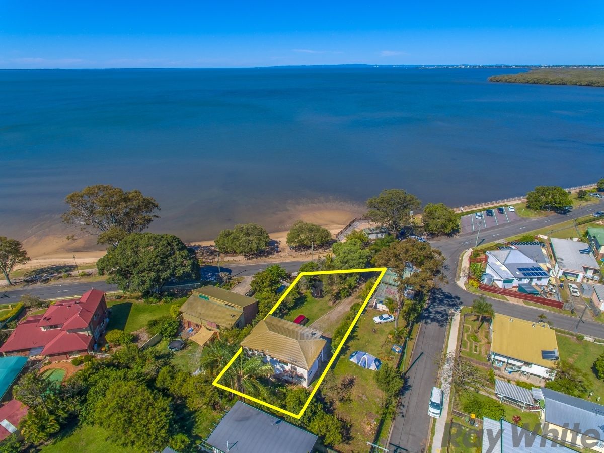 79 Esplanade, Deception Bay QLD 4508