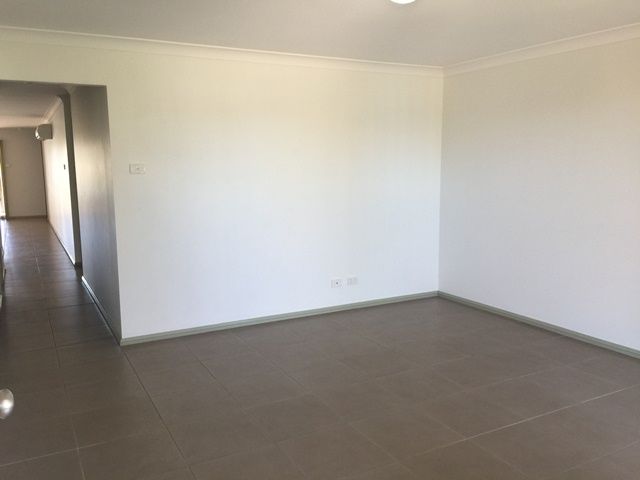 2/8 Wilkinson Boulevard, Singleton, NSW 2330