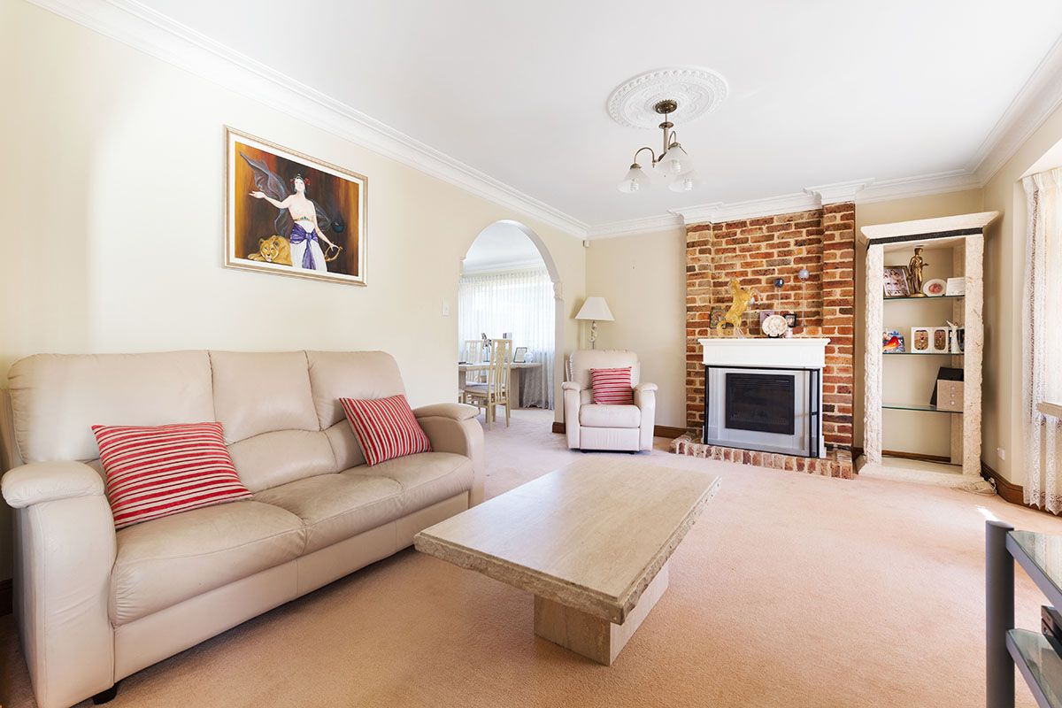 27 Sylvan Ridge Drive, Illawong, NSW 2234