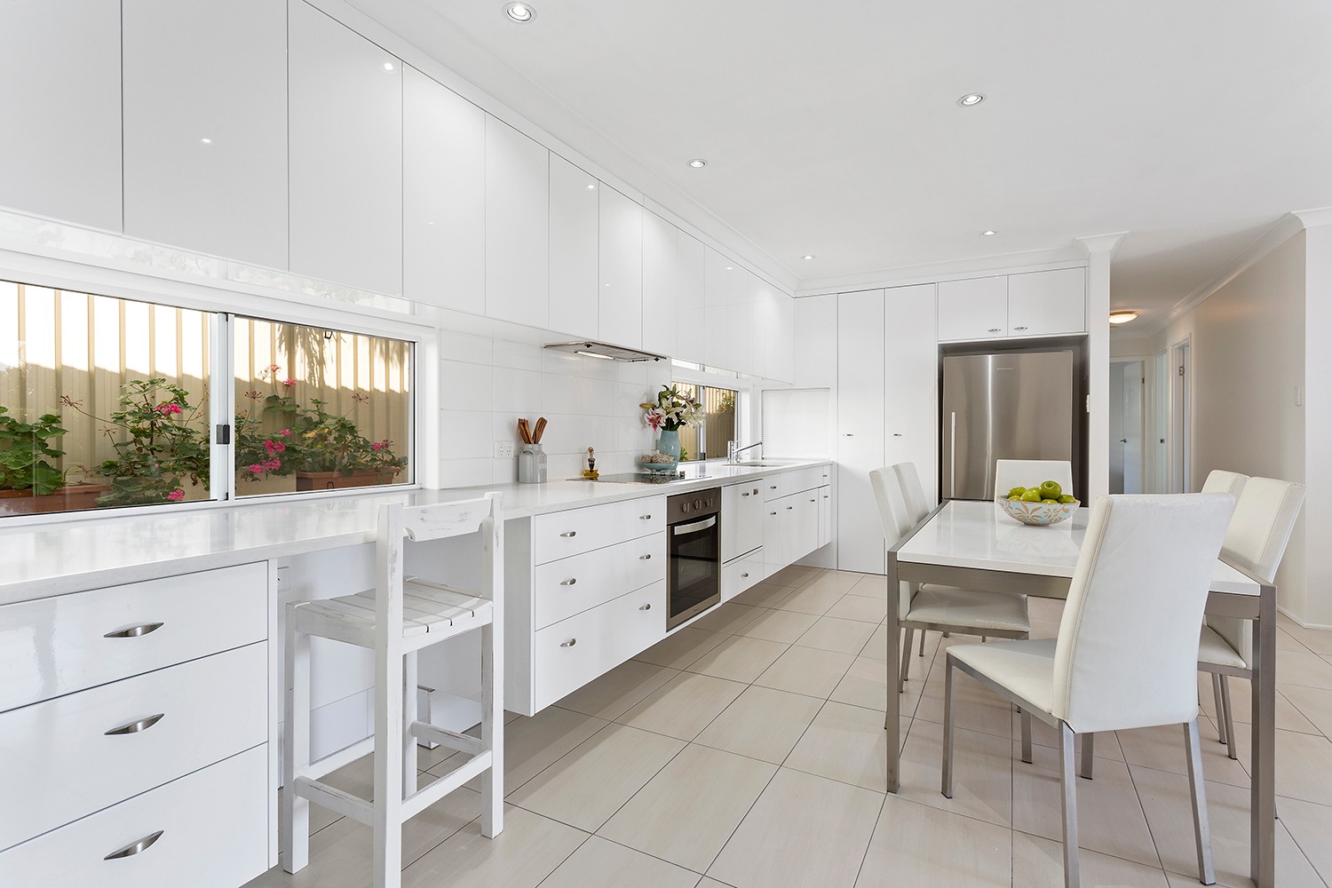 54 Matthew Flinders Drive, Cooee Bay, QLD 4703