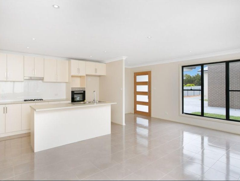 2/67 Kingston Street, Oak Flats, NSW 2529