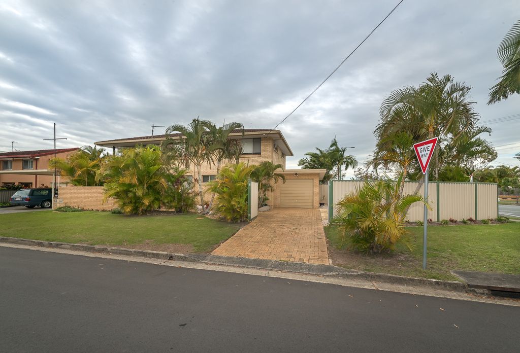 40 Poinsettia Avenue, Runaway Bay QLD 4216