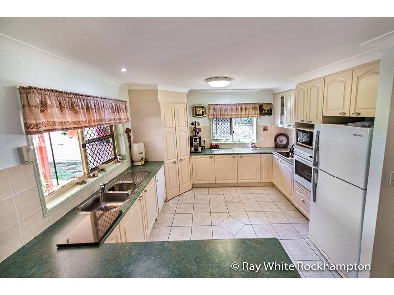 17 Ridgedale Avenue, Norman Gardens, QLD 4701