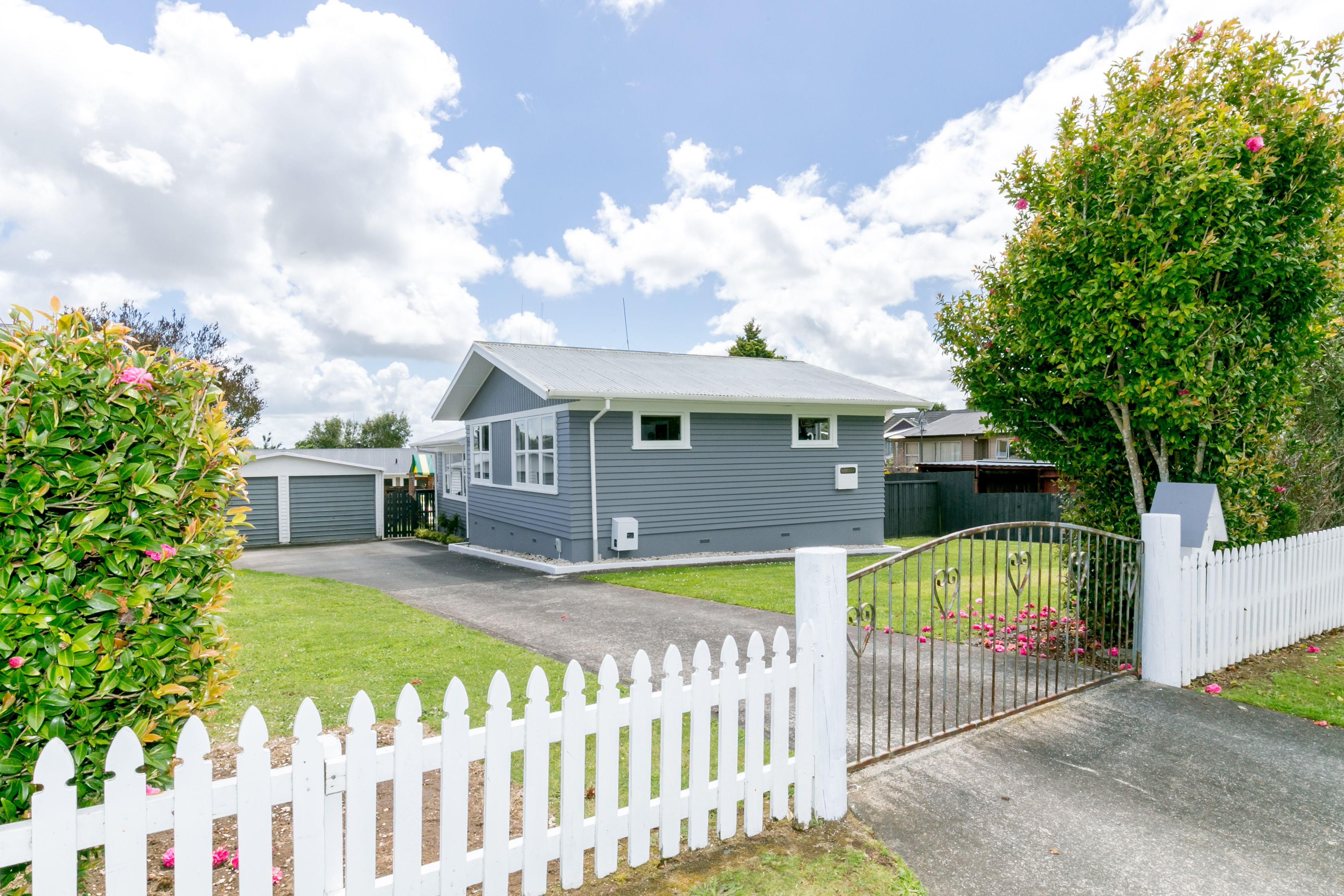 82 Amanda Avenue, Dinsdale, Hamilton City