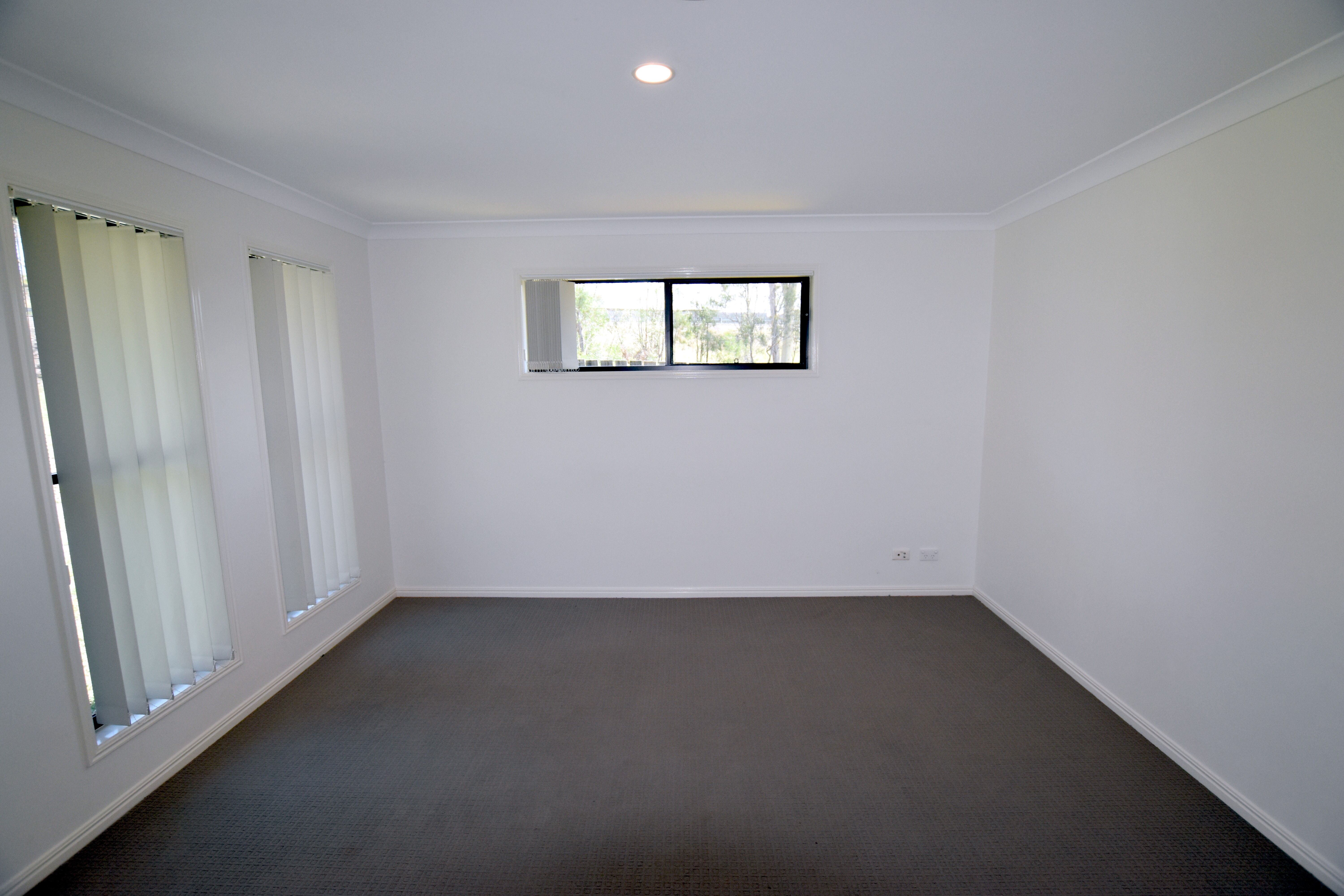16 Oakdale Place, Kirkwood, QLD 4680