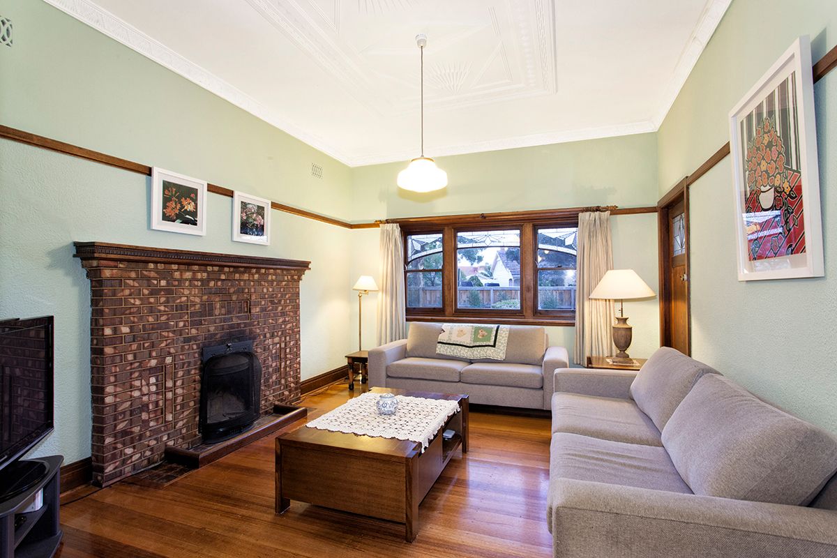 79 Carlisle Crescent, Hughesdale, VIC 3166