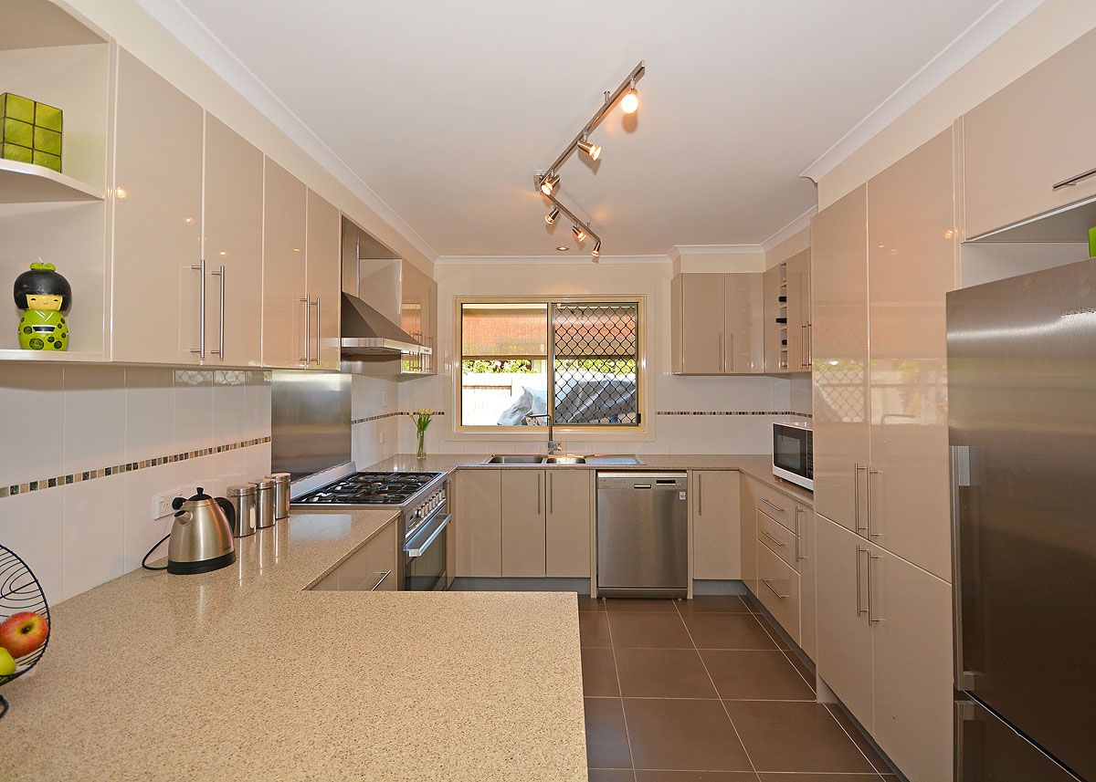 25 Anchorage Circuit, Point Vernon, QLD 4655