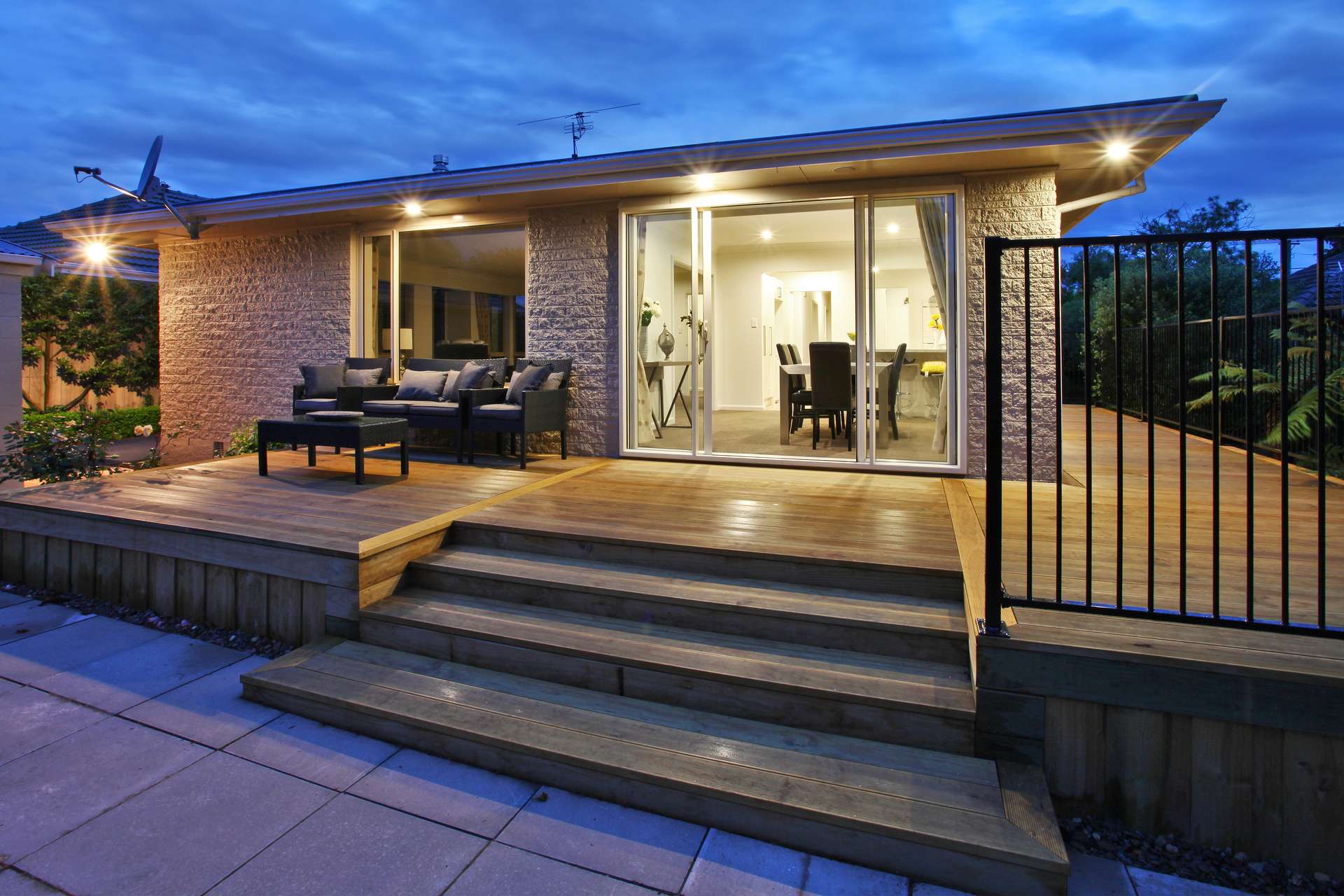 88 Greenpark Street photo 0