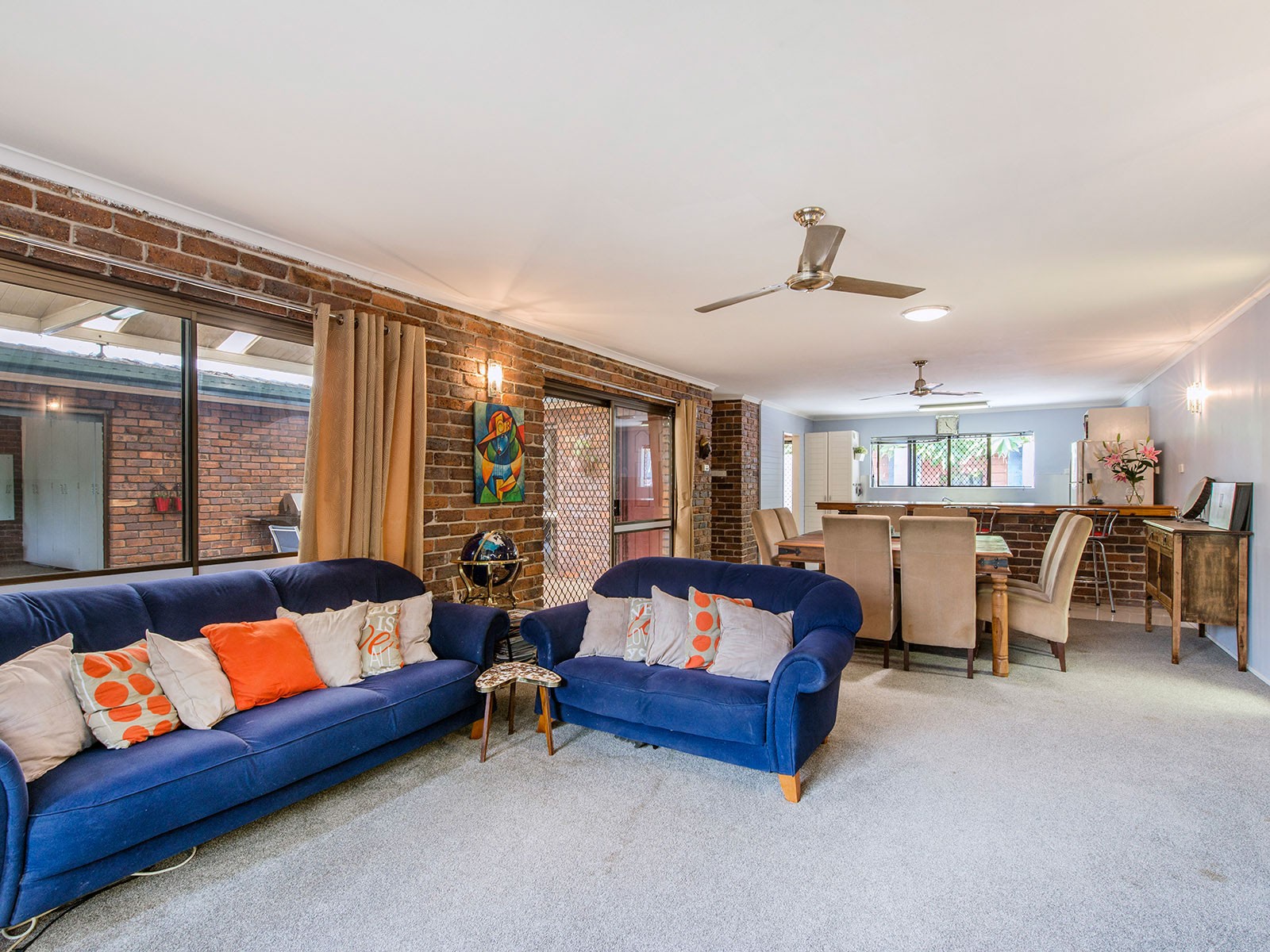 8 Gaza Road, Holland Park West, QLD 4121