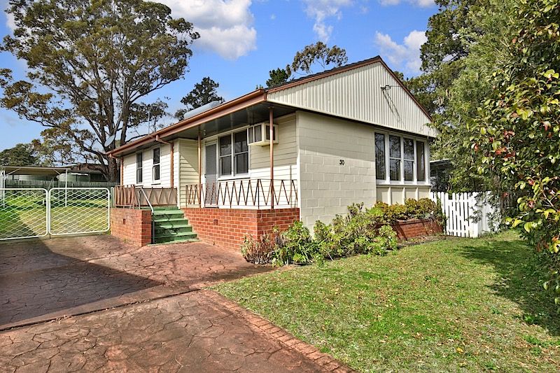 30 Sampson Crescent, Bomaderry, NSW 2541