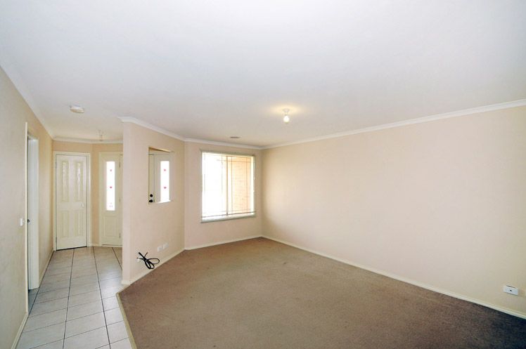 16 Honey Myrtle Way, Cranbourne North, VIC 3977