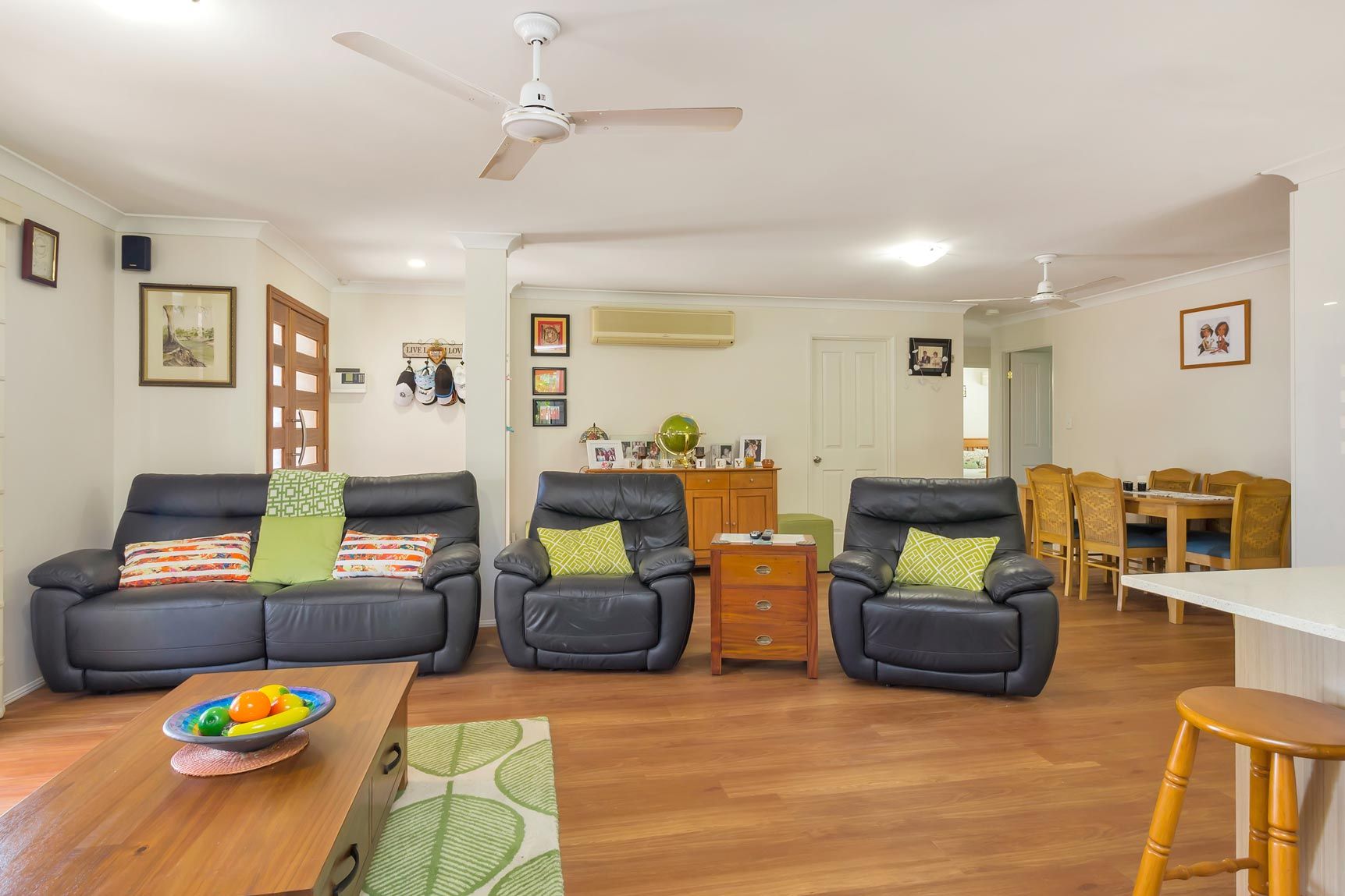 2/6 Tanias Place, Labrador, QLD 4215