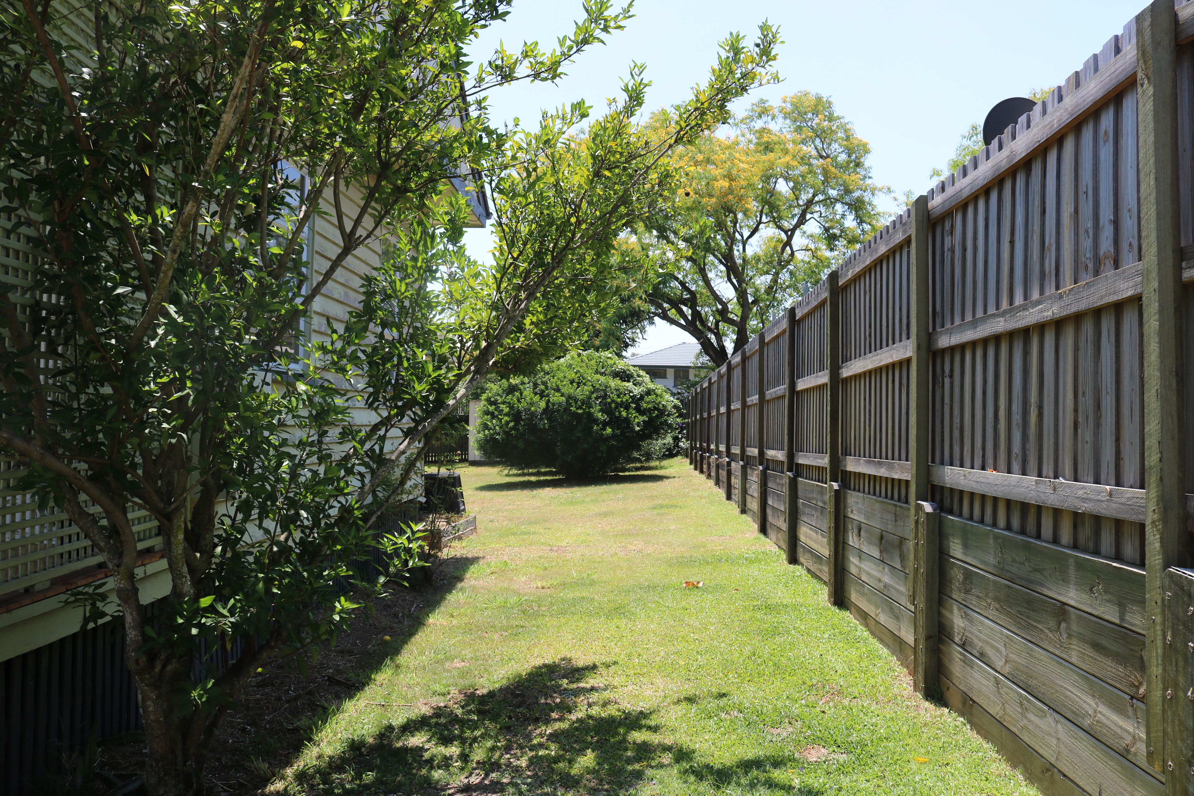10 Samford Road, Leichhardt, QLD 4305