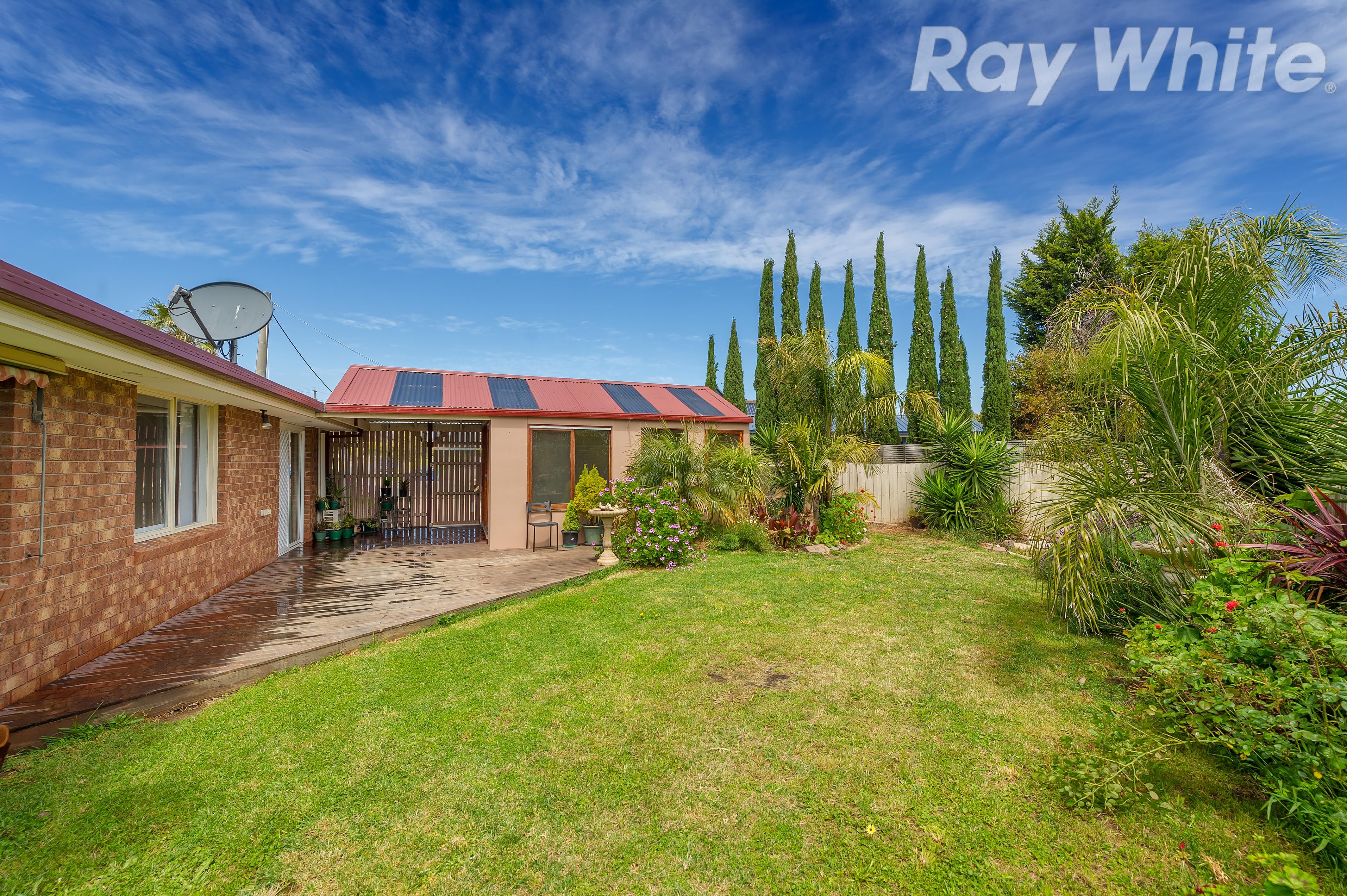 4 Denham Place, Mill Park VIC 3082