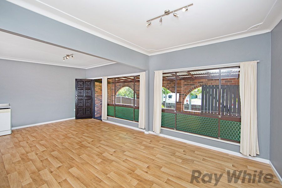 2 Koorana Avenue, Gorokan, NSW 2263