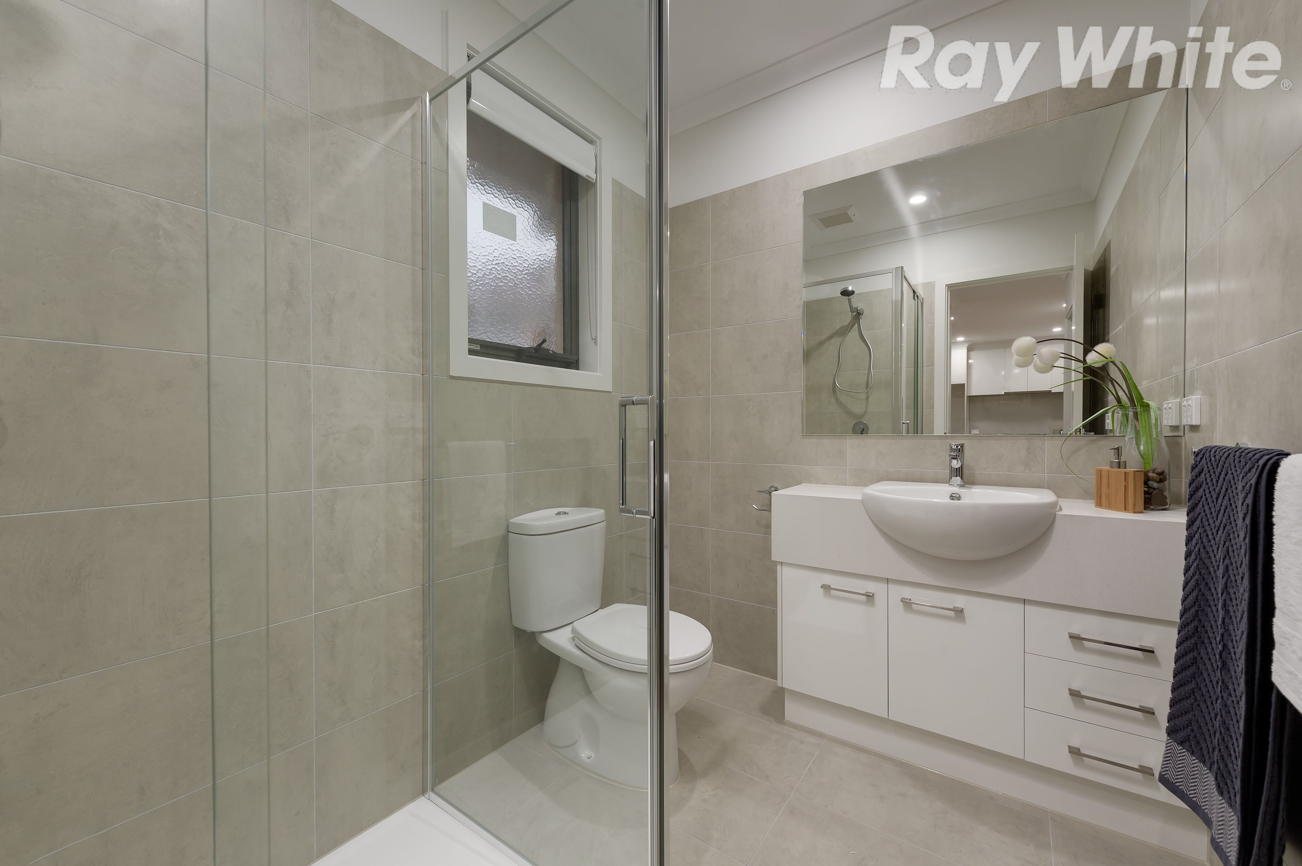 2/50 St Vigeons Road, Reservoir, VIC 3073