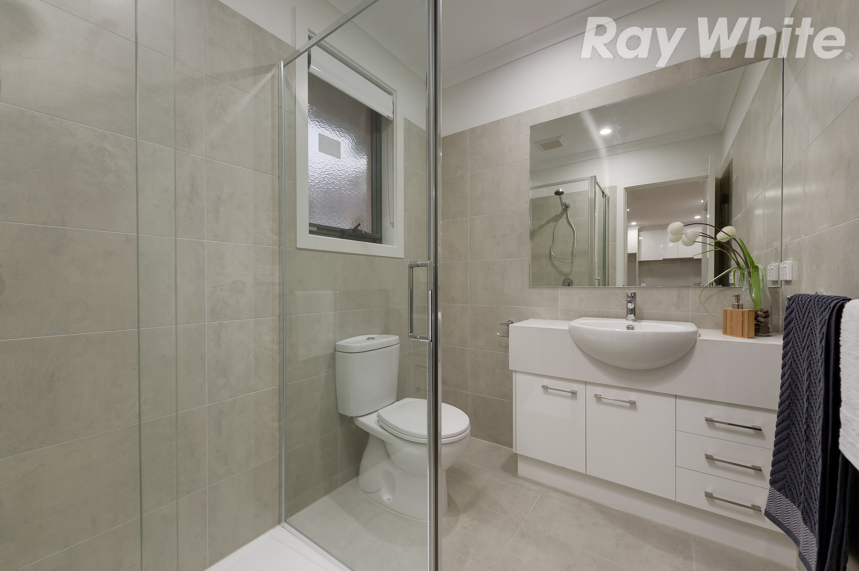 2/50 St Vigeons Road, Reservoir, VIC 3073