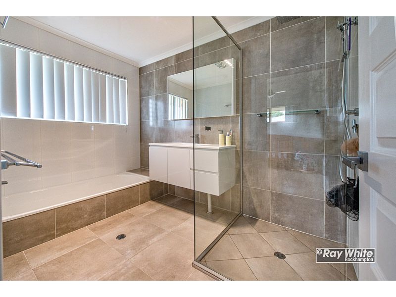 8 Ames Street, Kawana, QLD 4701