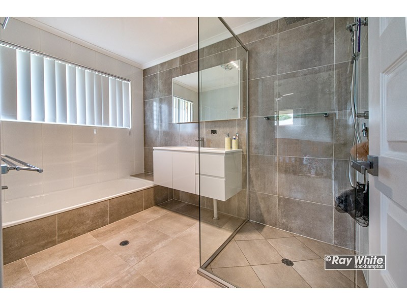 8 Ames Street, Kawana, QLD 4701