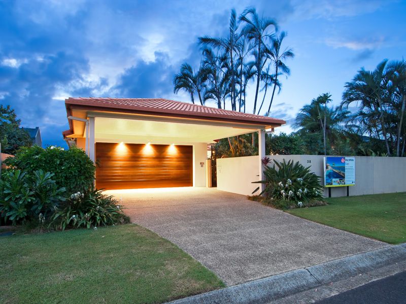 38 Lakefield Crescent, Paradise Point, QLD 4216
