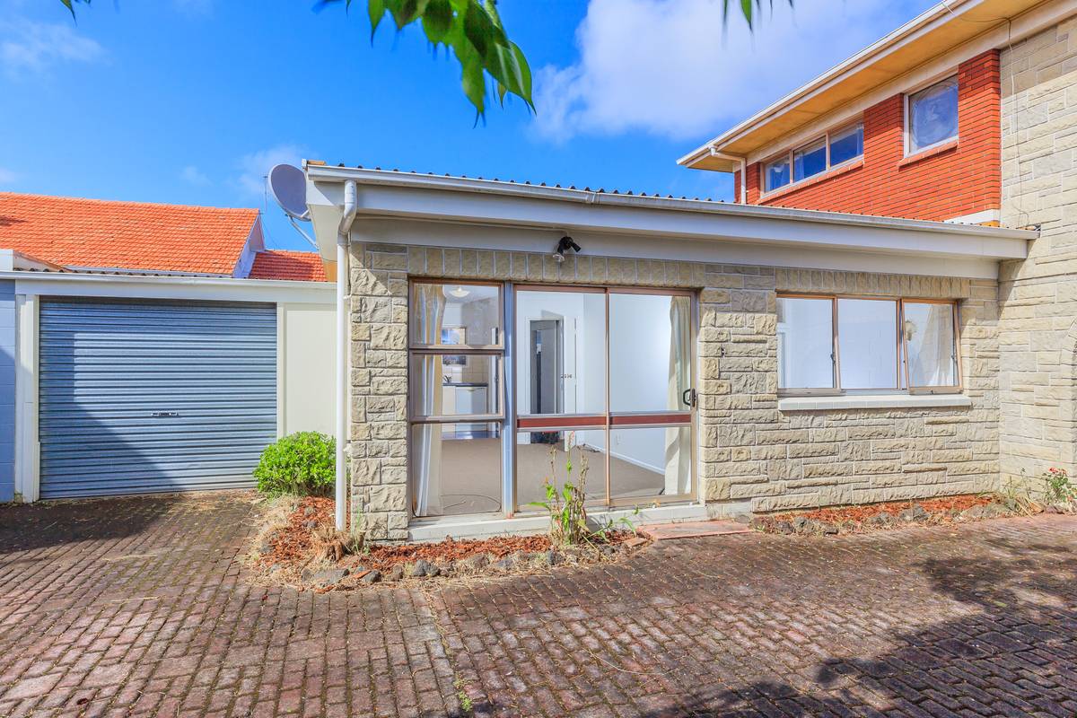 2/37 Winstone Road, Mount Roskill, Auckland City Real Estate Ray