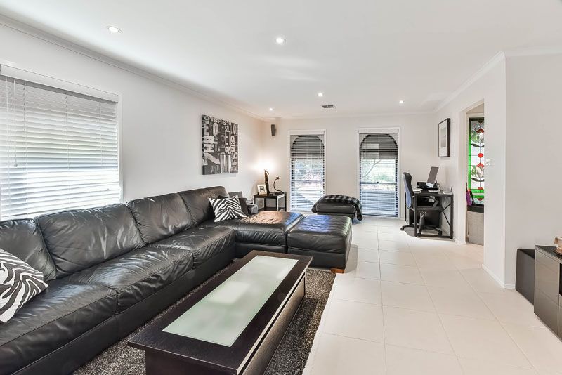 8 Oprey Close, Minto, NSW 2566