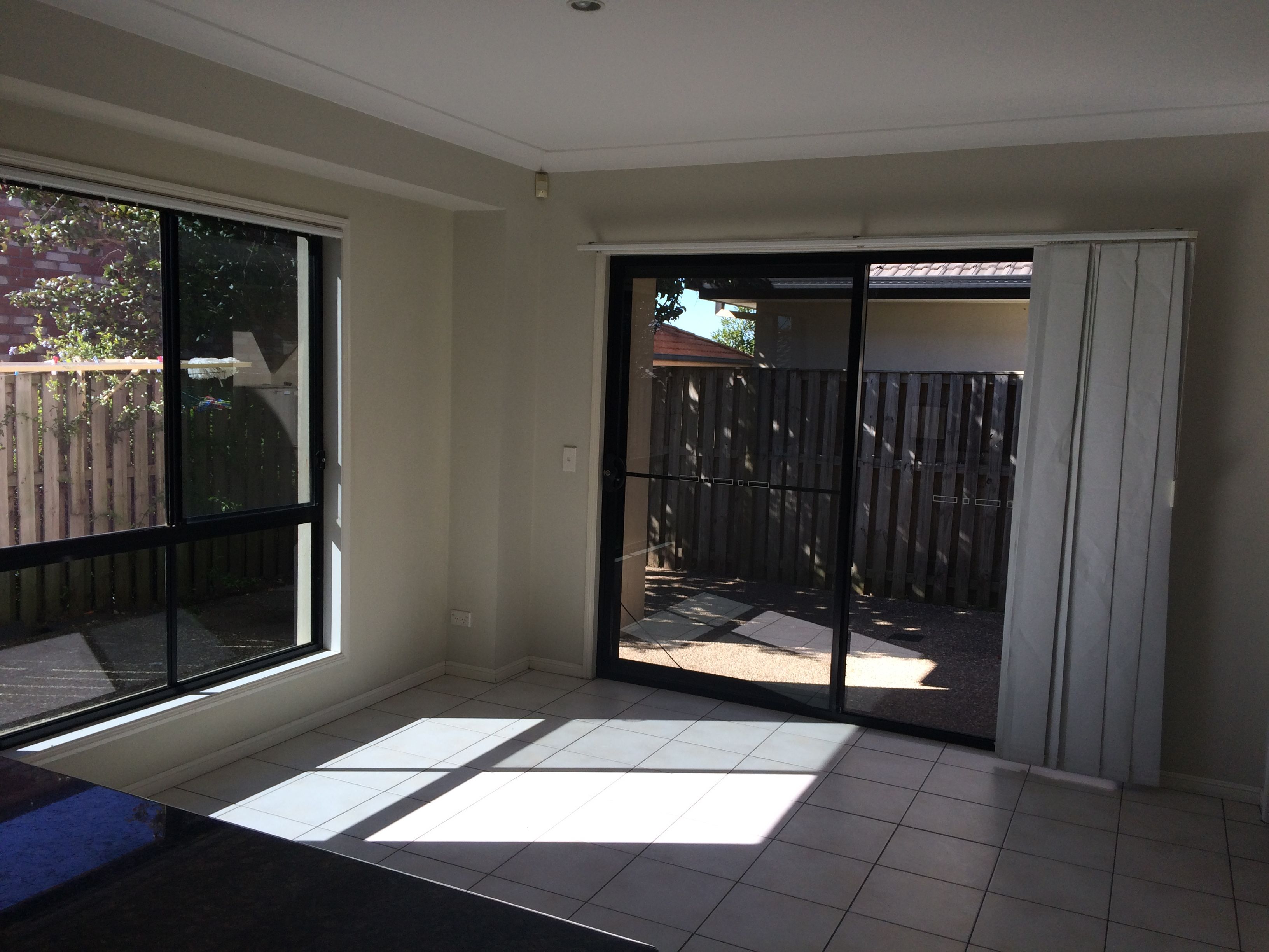 1/6 Crosby Avenue, Pacific Pines, QLD 4211