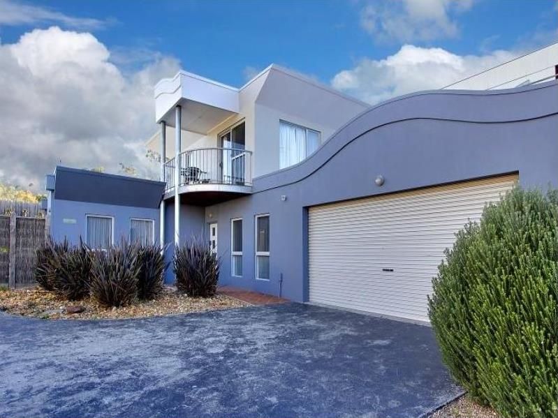 55-57 Chapel Street, Cowes VIC 3922