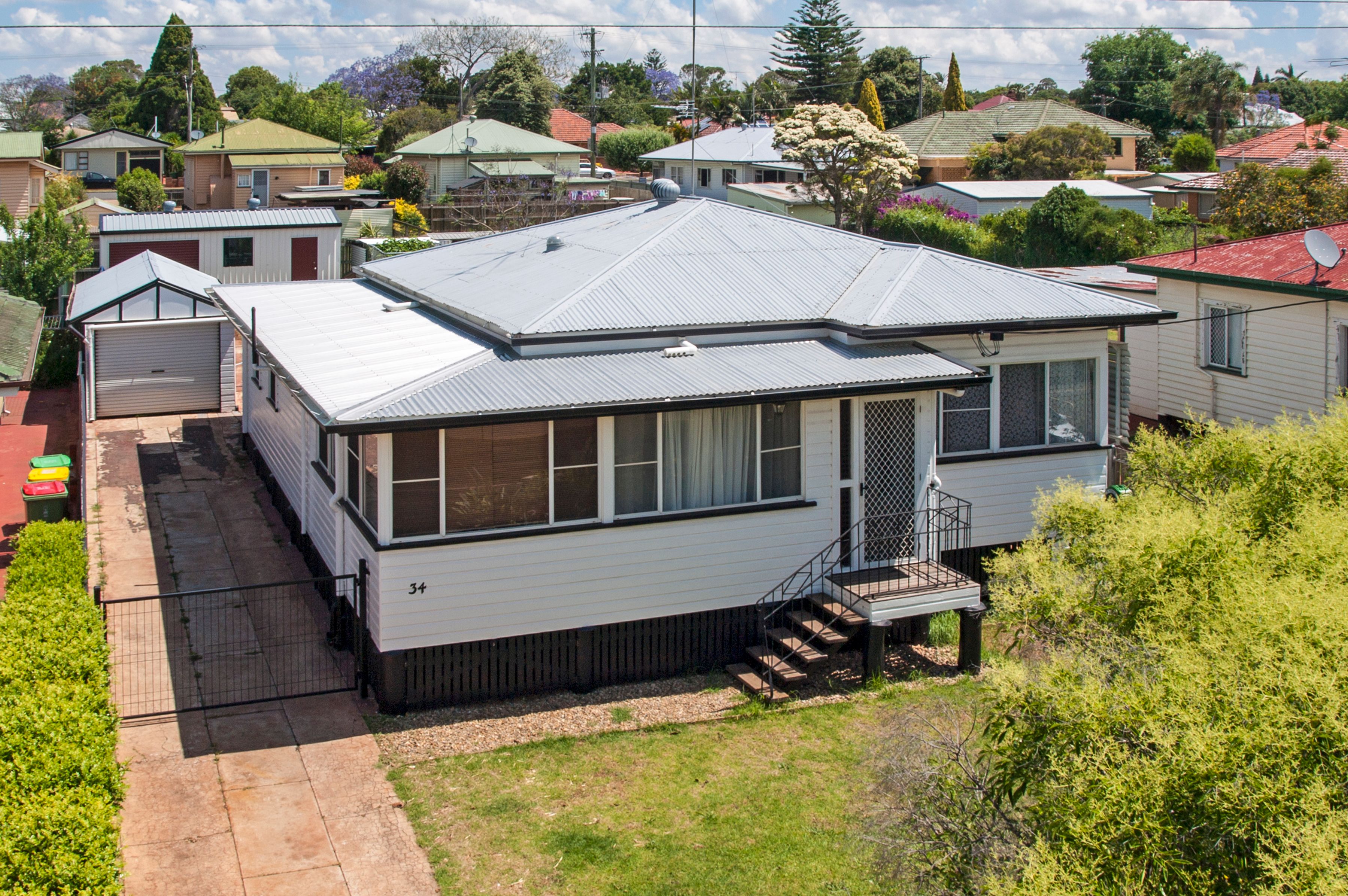 34 Henderson Street, Newtown QLD 4350