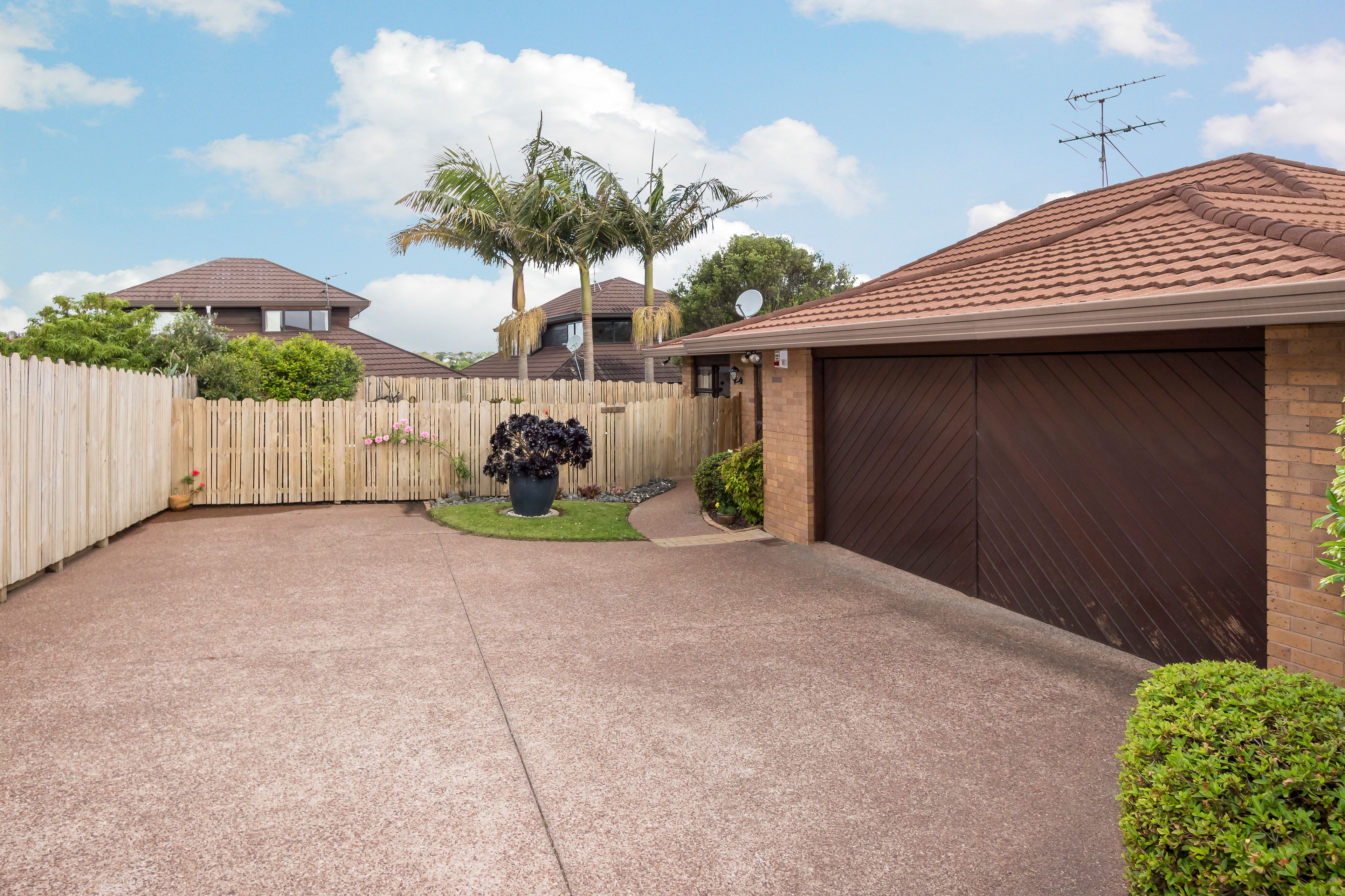 48B Pigeon Mountain Road, Half Moon Bay, Manukau City