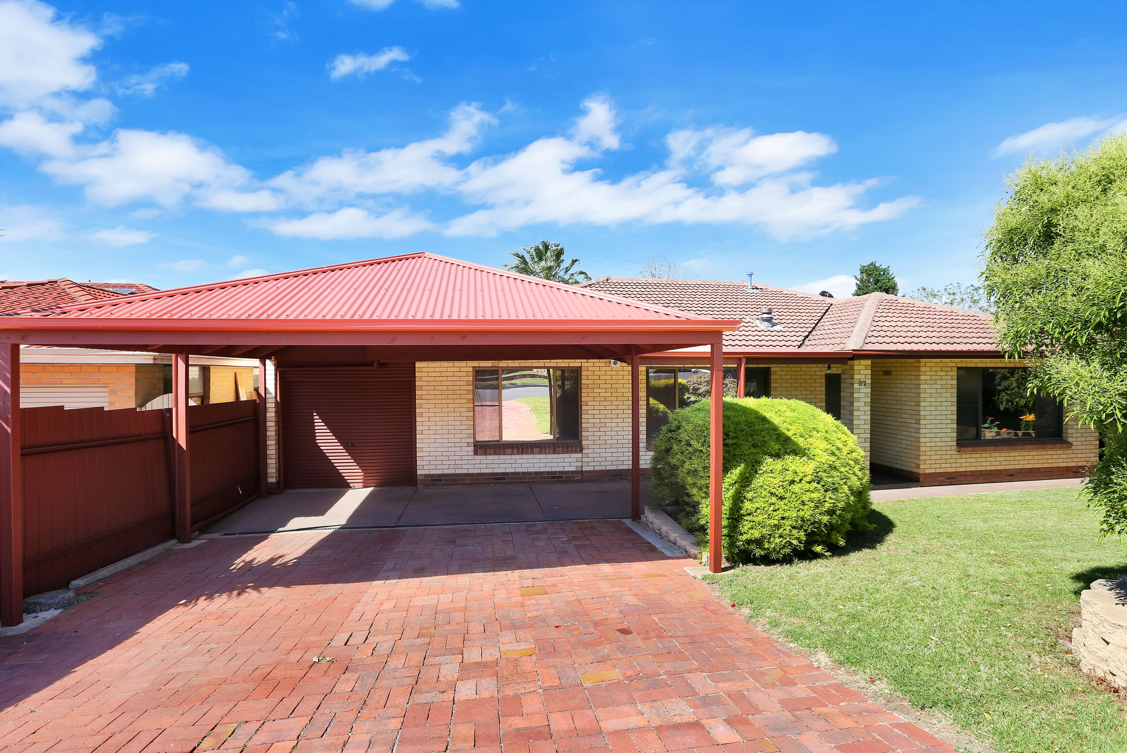 87 Eyre Crescent, Valley View SA 5093