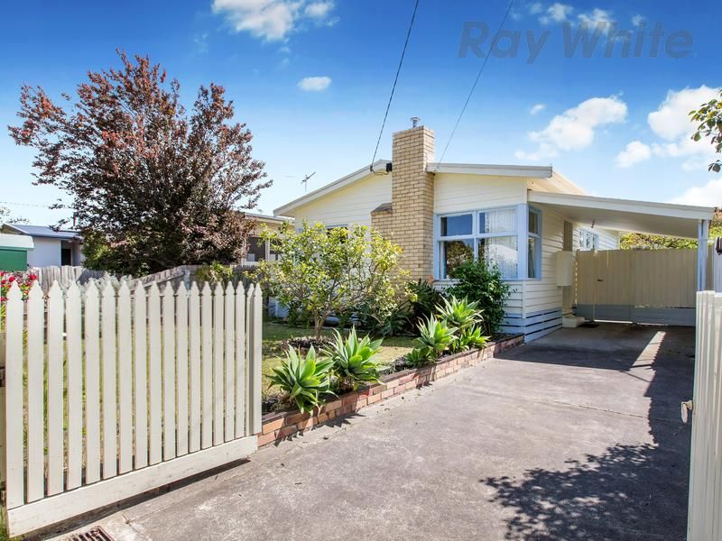 86 Eighth Avenue, Rosebud VIC 3939