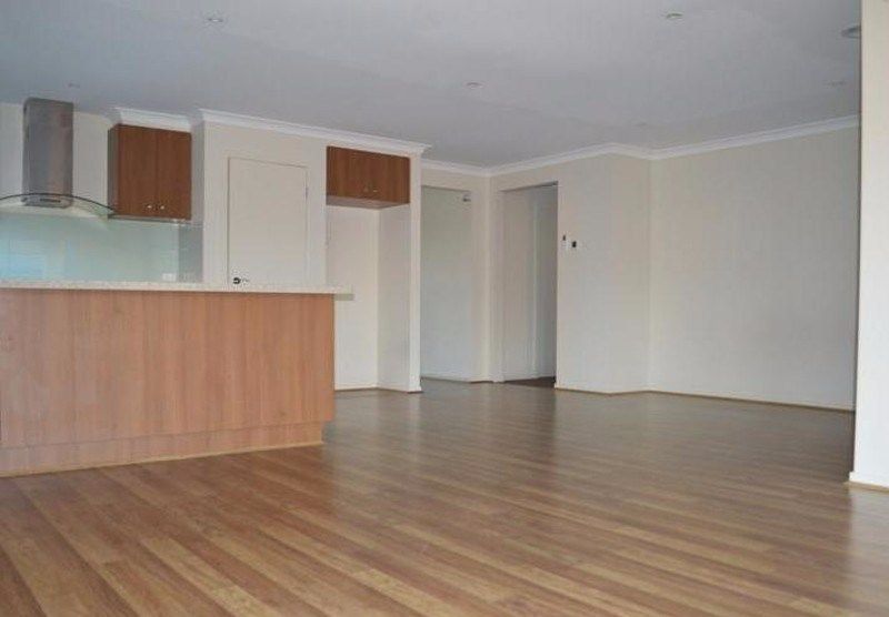 22 Calabrese Circuit, Clyde North, VIC 3978
