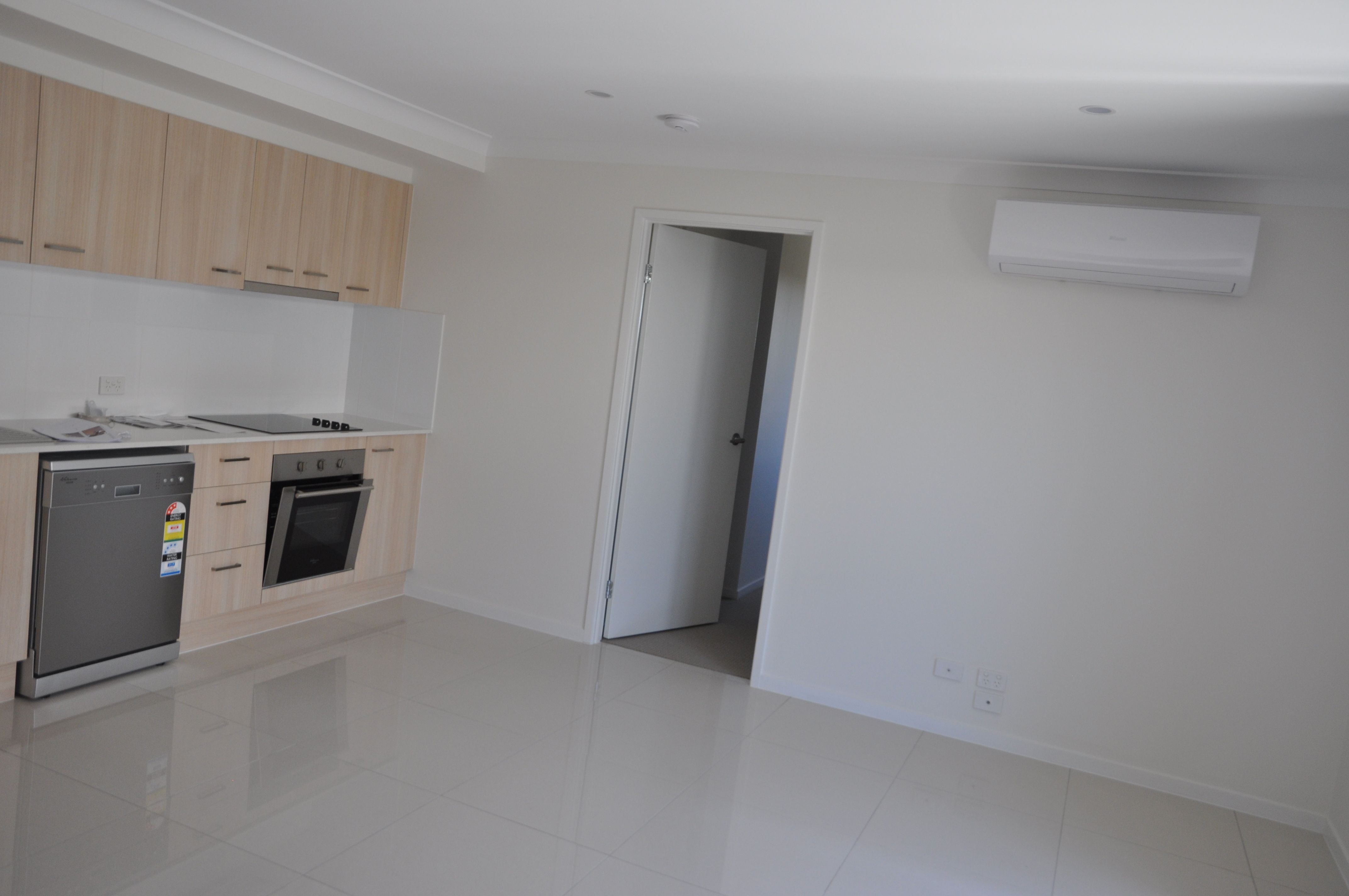 2/27 Weebah Place, Cambooya, QLD 4358