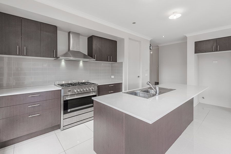 36 Valiant Crescent, Craigieburn, VIC 3064