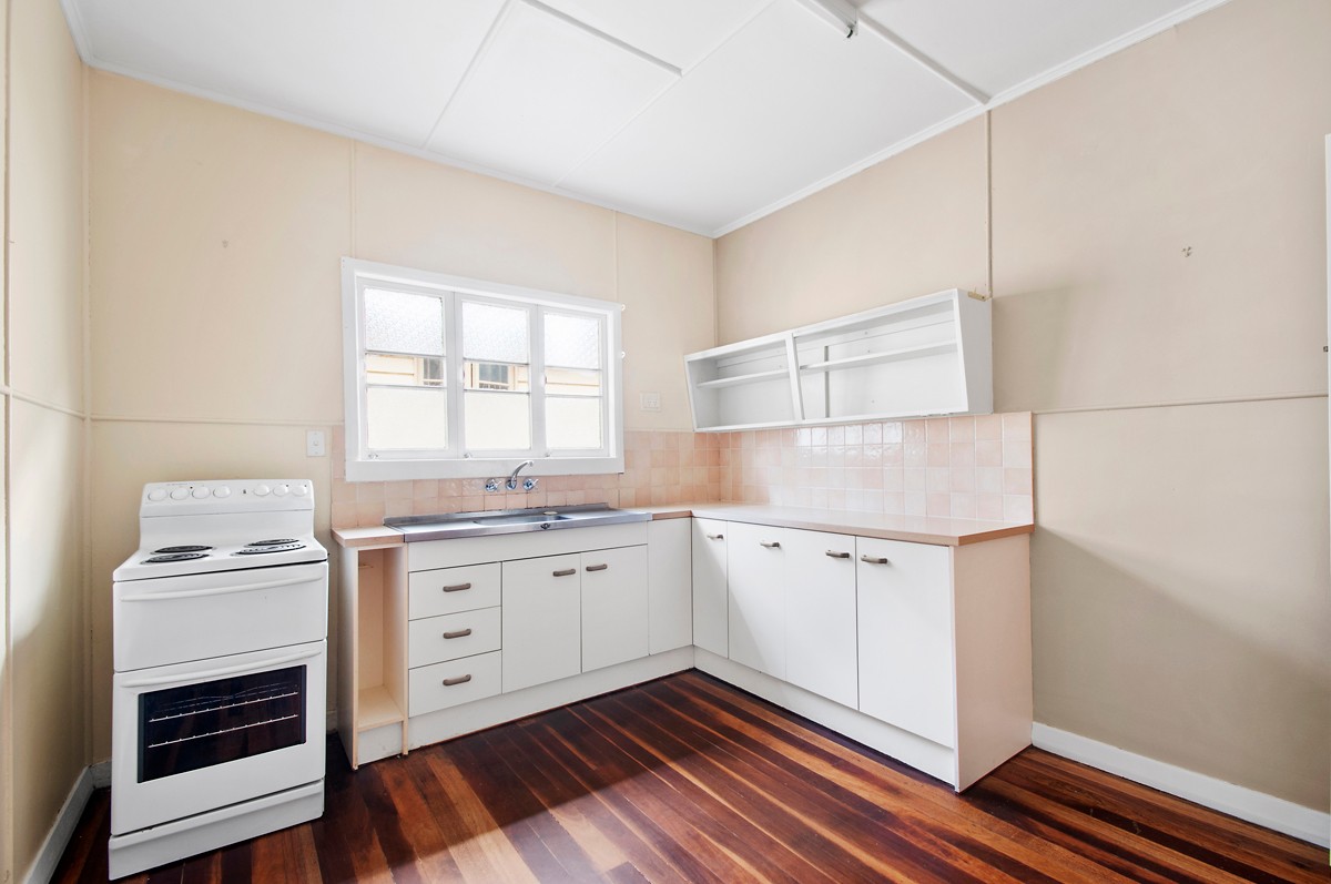 83 Raven Street, Camp Hill, QLD 4152