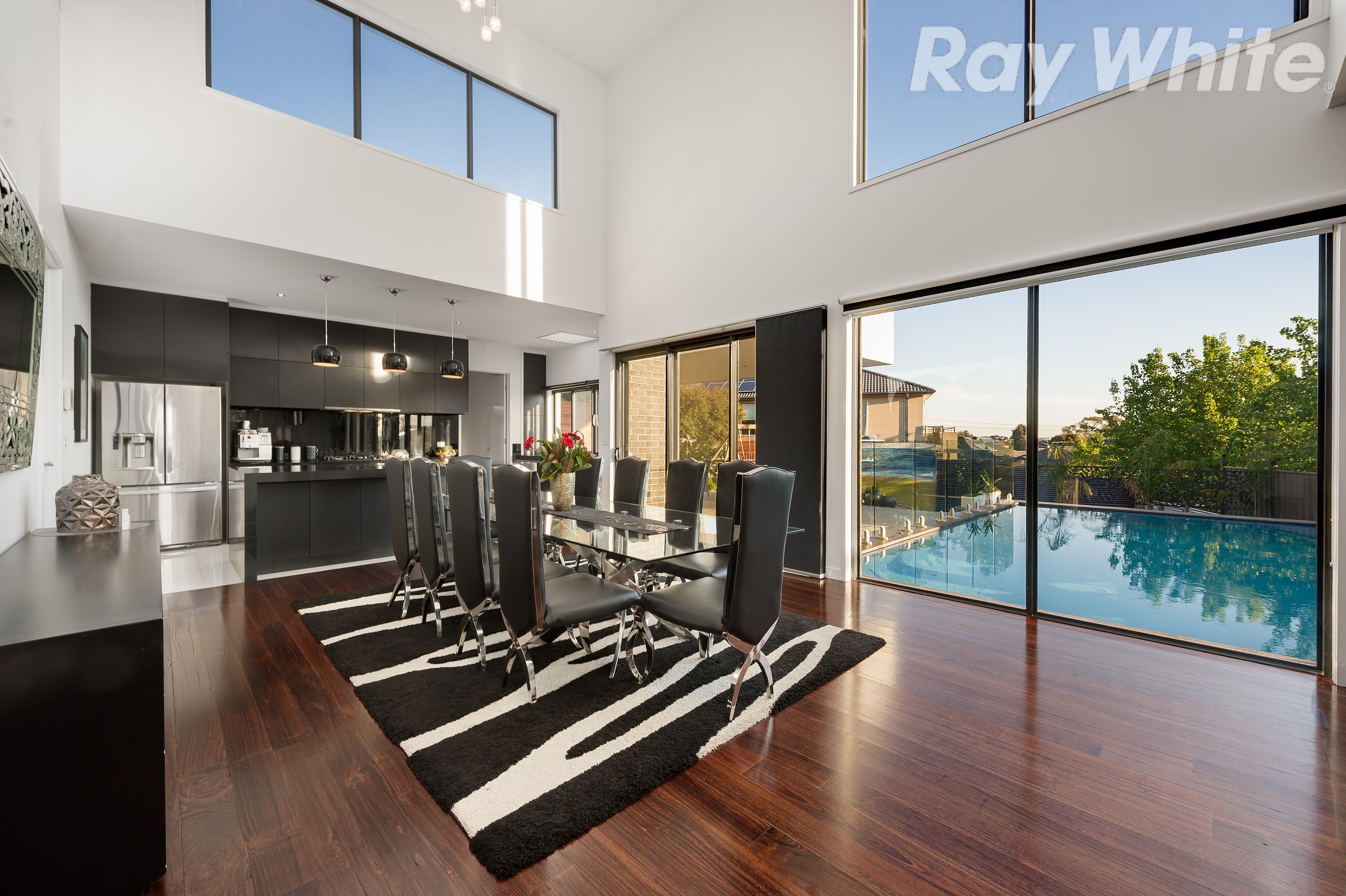 18 Bloomfield Drive, South Morang, VIC 3752