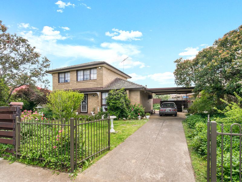 5 Forrest Street, Melton South, VIC 3338