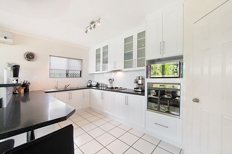 38-40 Martinez Avenue, West End, QLD 4810