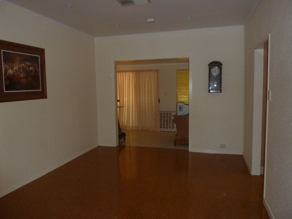 16 Swan Street, Longreach, QLD 4730