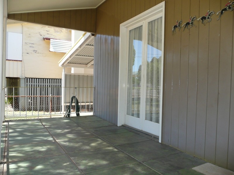 35 Quarrian Road, Longreach, QLD 4730