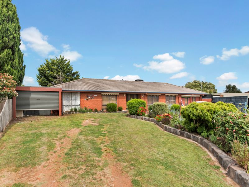 5 Howe Court, Melton South, VIC 3338