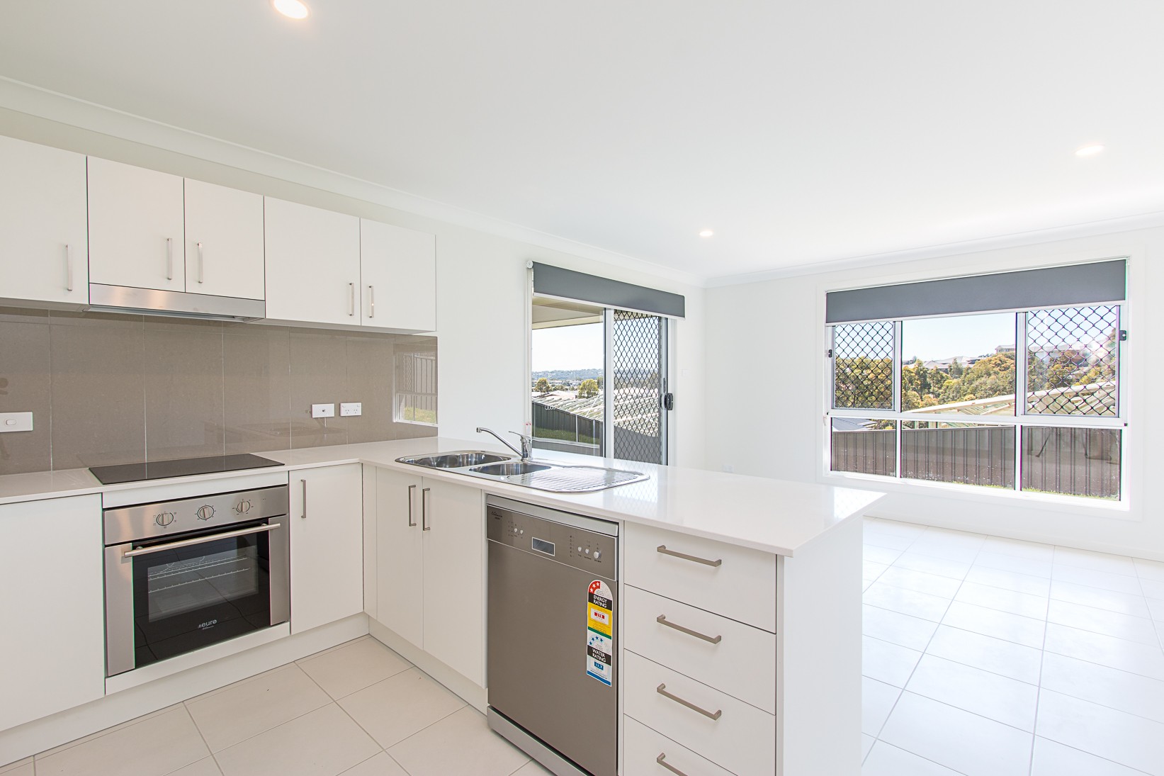 3 Kuraman Close, Macquarie Hills, NSW 2285