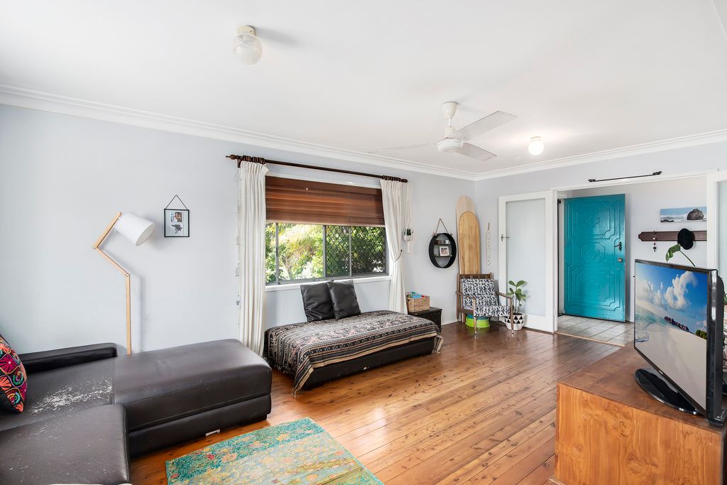 56 Manus Avenue, Palm Beach QLD 4221