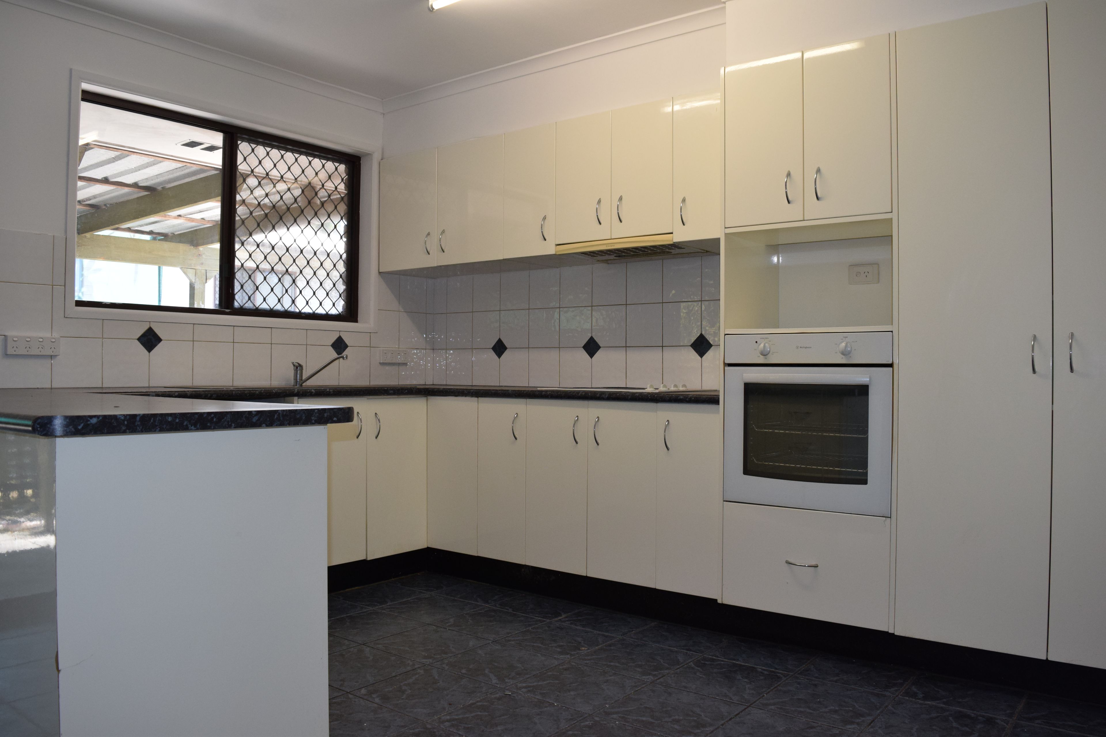 70 Aquarius Drive, Kingston, QLD 4114