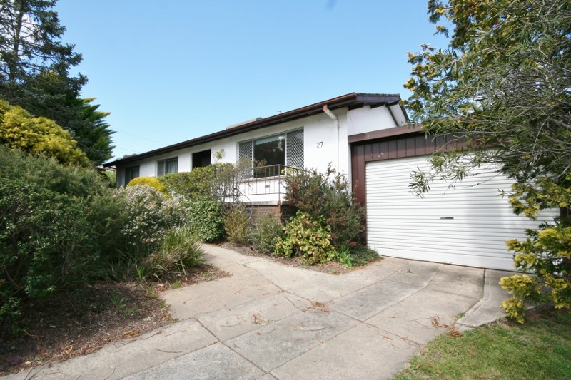27 Stuart Street, Queanbeyan, NSW 2620