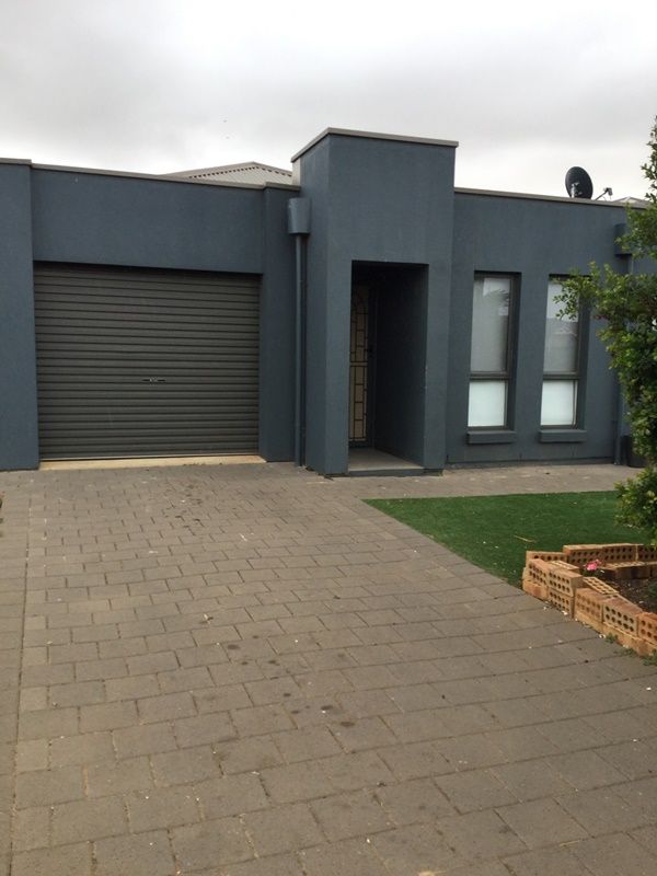 25 Tatura Road, Munno Para West, SA 5115