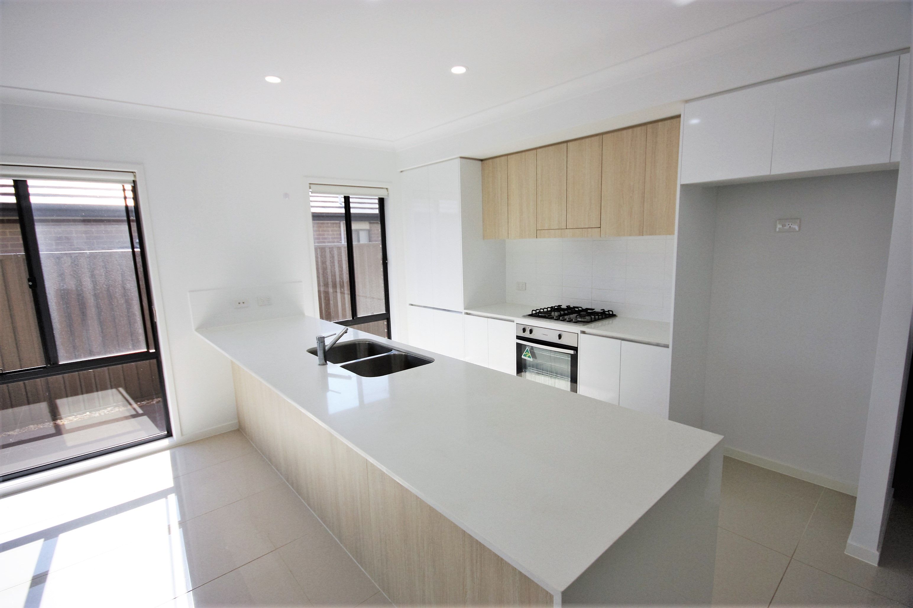 GLEDSWOOD HILLS, NSW 2557