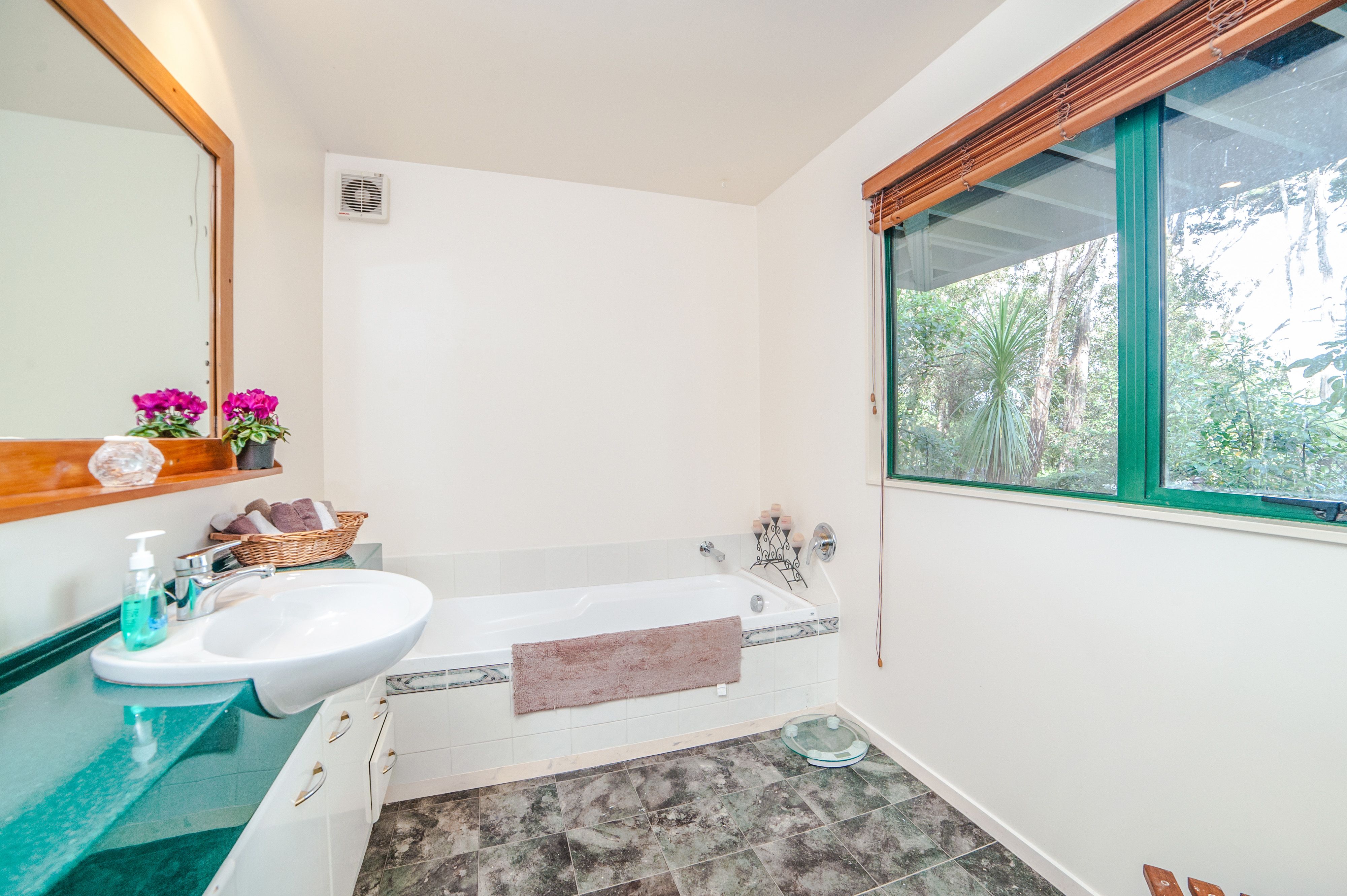 106 Pemberton Avenue, Bayview, North Shore City
