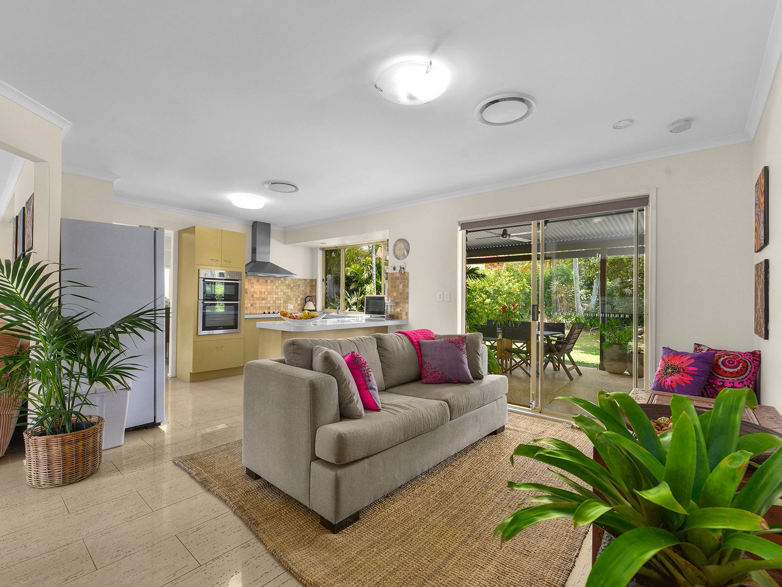 142 Cadogan Street, Carindale, QLD 4152